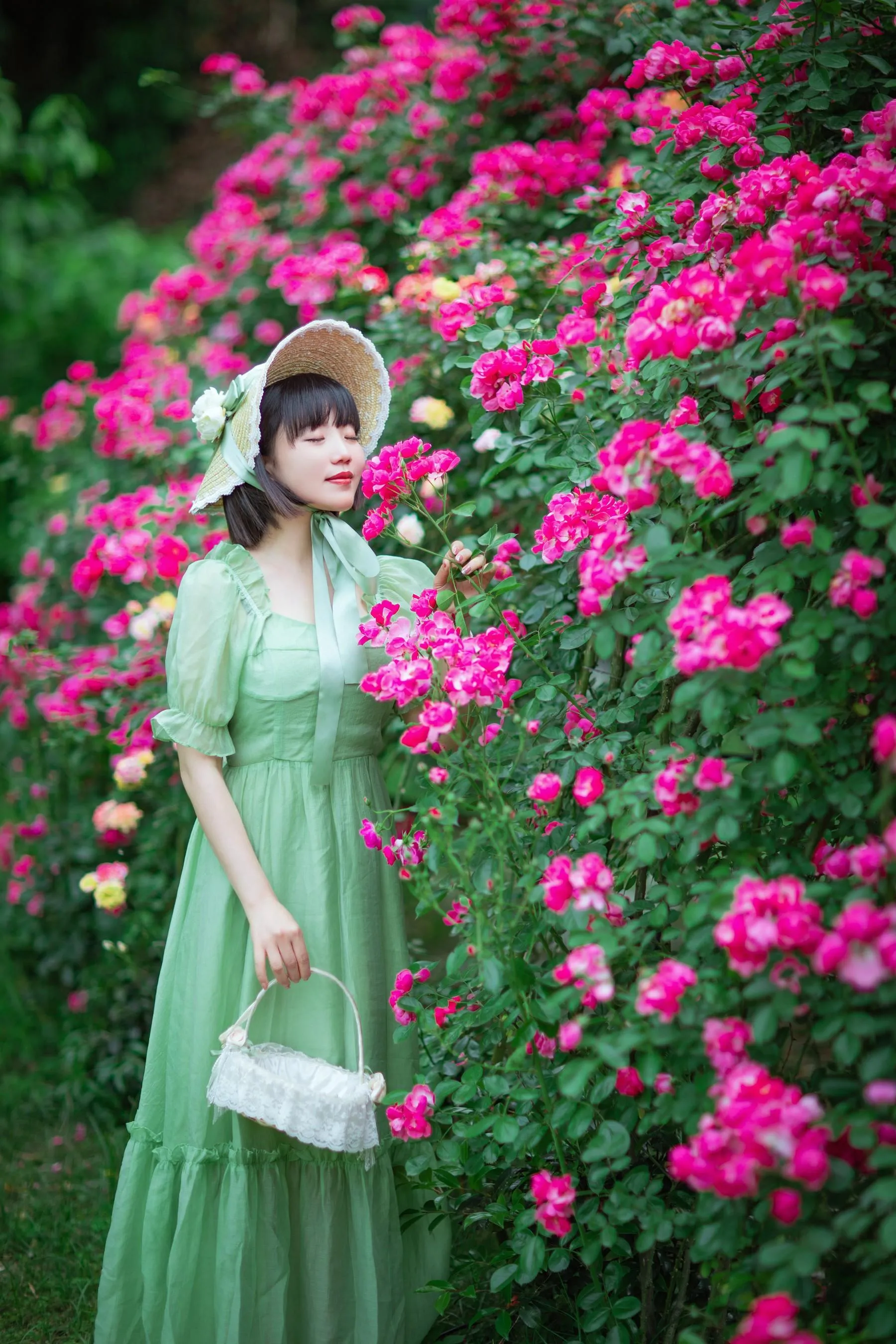 [YITUYU艺图语]2022.08.12 蔷薇花开 冬琴 [20P]插图1